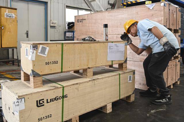 西部陸海新通道賦能機(jī)械設(shè)備產(chǎn)業(yè)高質(zhì)量發(fā)展:機(jī)械設(shè)備
